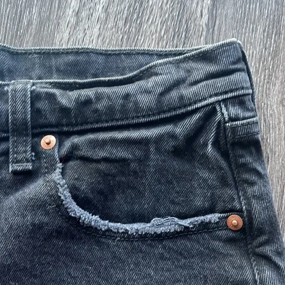 Abercrombie and Fitch The Mom Short Mid Rise | Black | Size 30/10 - Picture 3 of 4